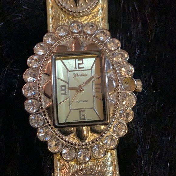 Western Style Watch - Picture 2 of 5